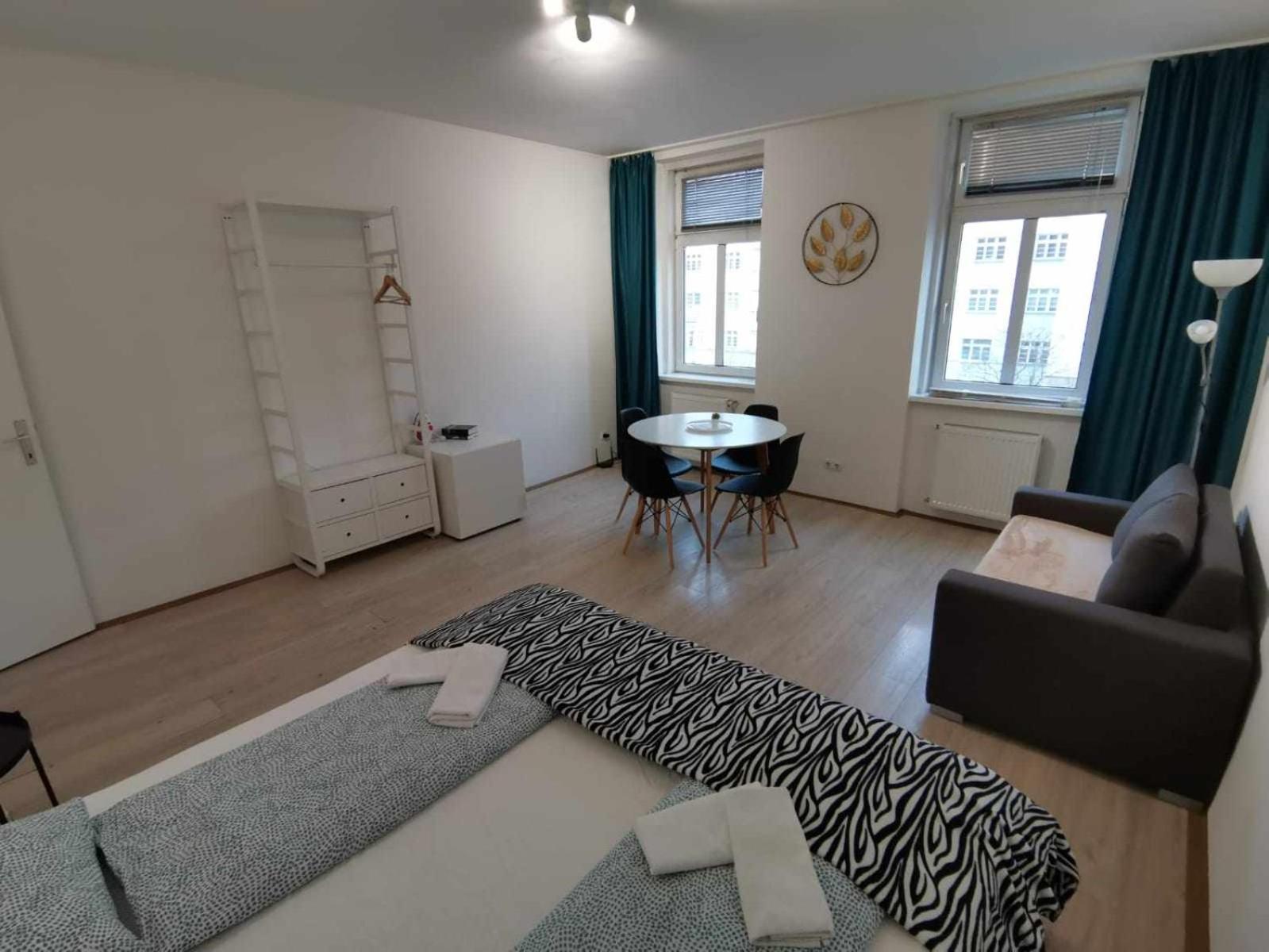 Central Apartment Metro 1 Min. Вена Экстерьер фото